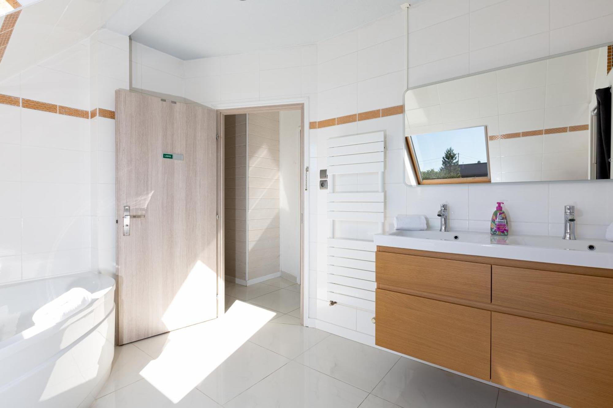 Gites Spa Strasbourg - Villa Cerf - Spa Prive, Sauna, Borne D'Arcade, Babyfoot Ittenheim Buitenkant foto